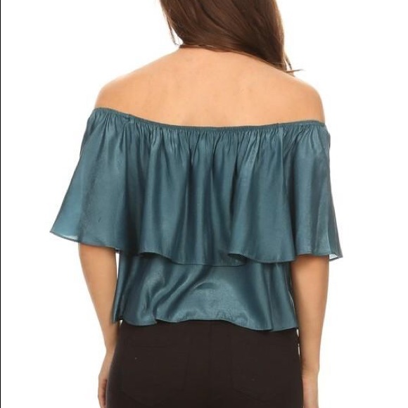 Relaxed Style Ruffled Top - Picture 11 of 16
